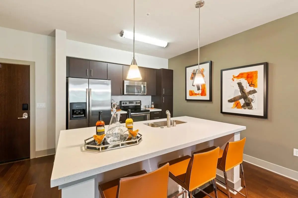 fully stocked kitchen in corporate apartment