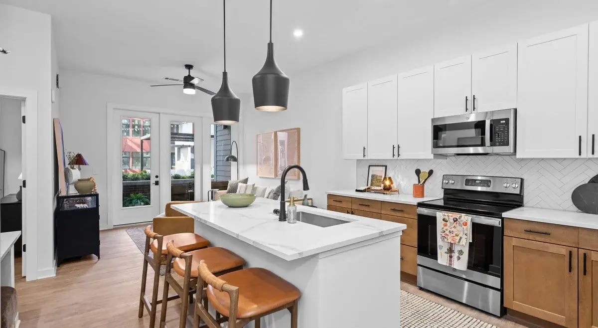 fully equipped kitchen in corporate apartment